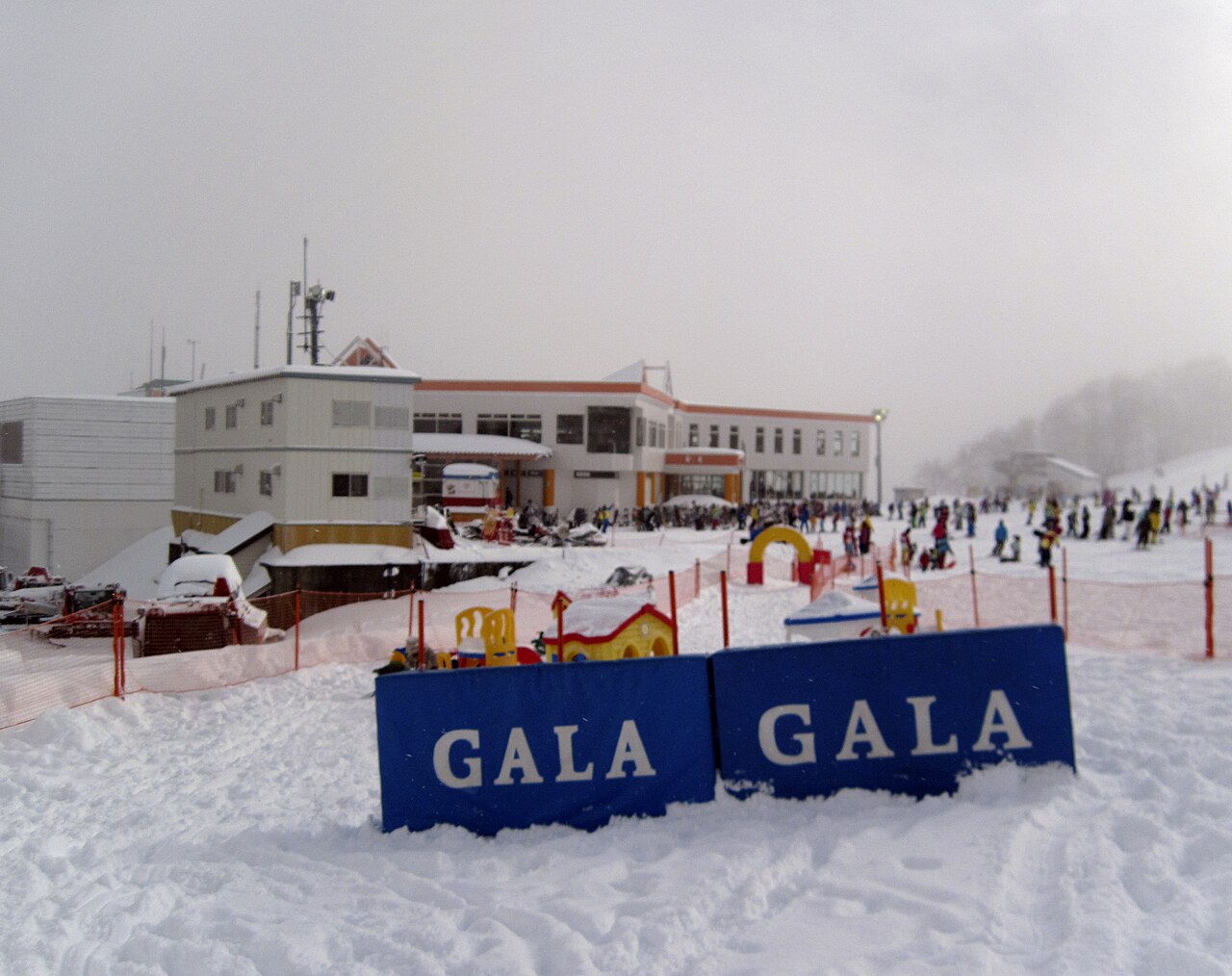 GALA Yuzawa - The GALA Yuzawa base area in the snow