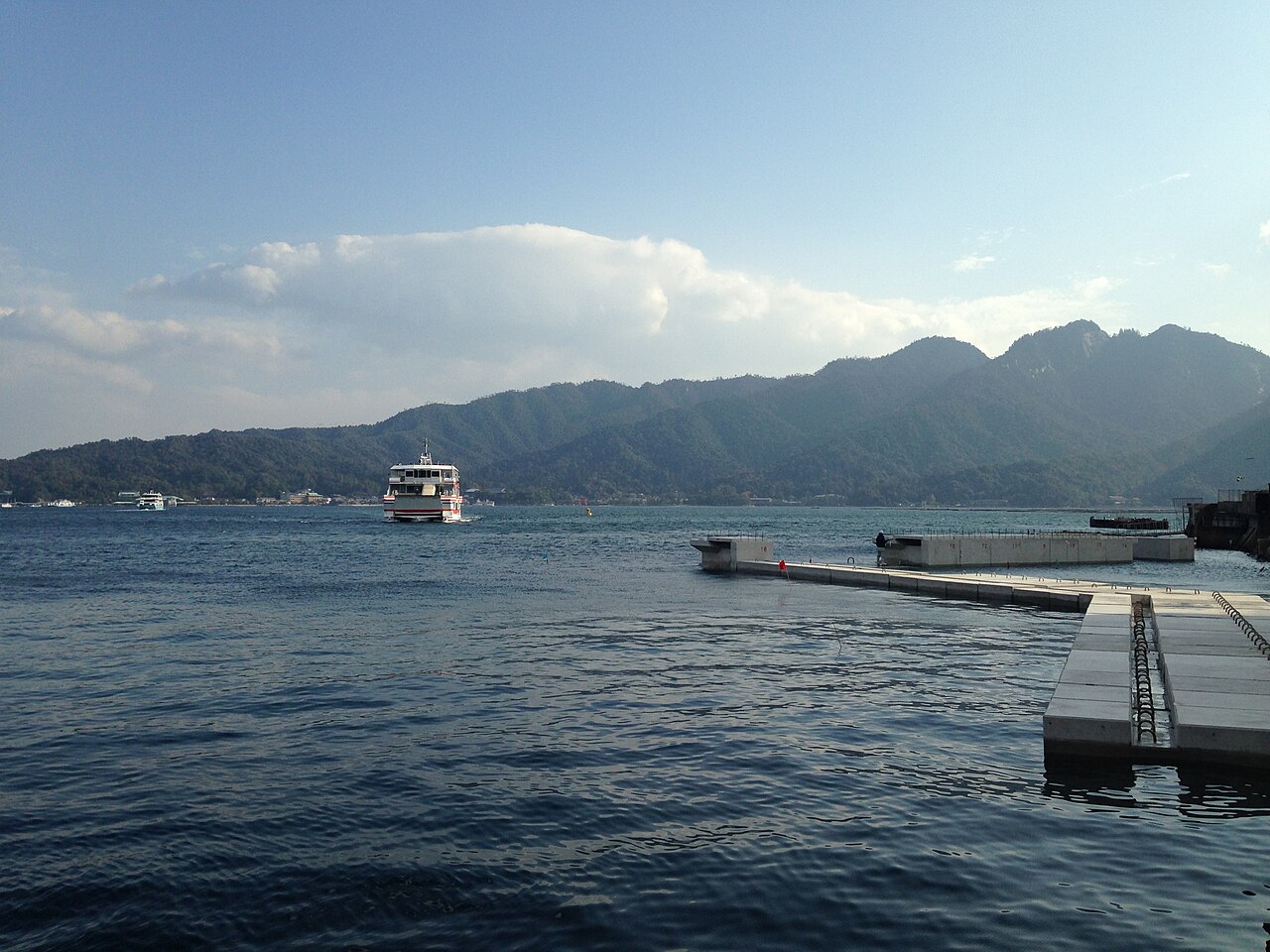 JR Miyajima Ferry - The JR ferry sailing to Itsukushima island