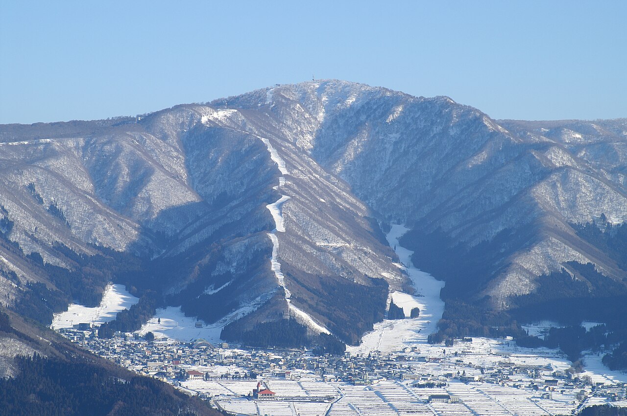 Nozawa Onsen - Ski runs on the mountain above Nozawa Onsen village