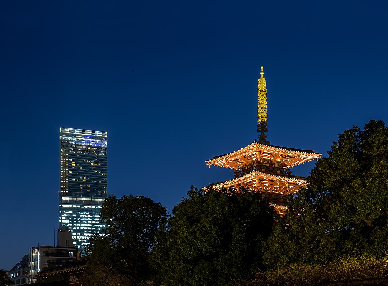 Abeno Harukas - The skyscraper beside the Shitennoji pagoda at dusk